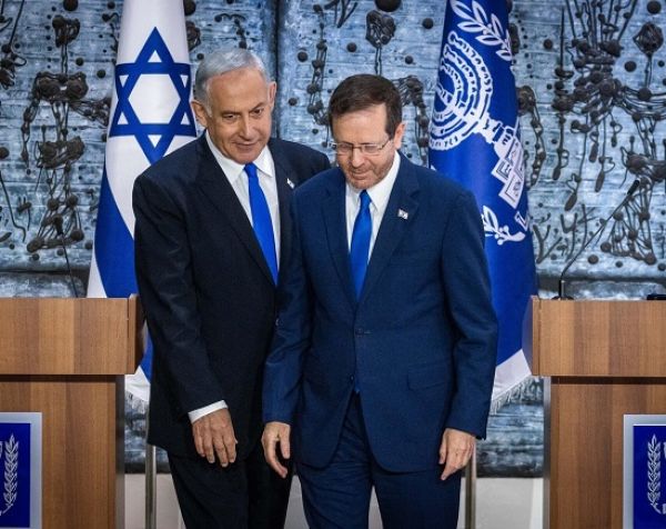 تداعيات طلب نتنياهو وقف محاكمته على الداخل الإسرائيلي